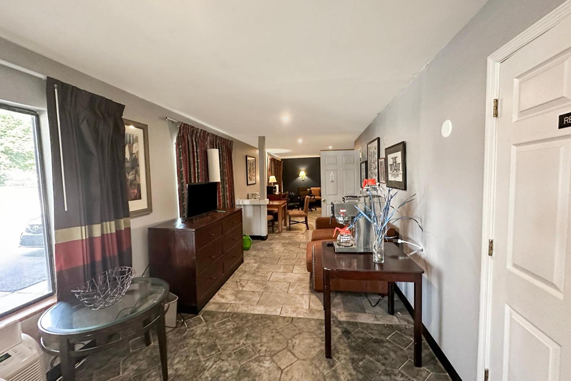 Executive Inn Ridgeway I-77 외부 사진
